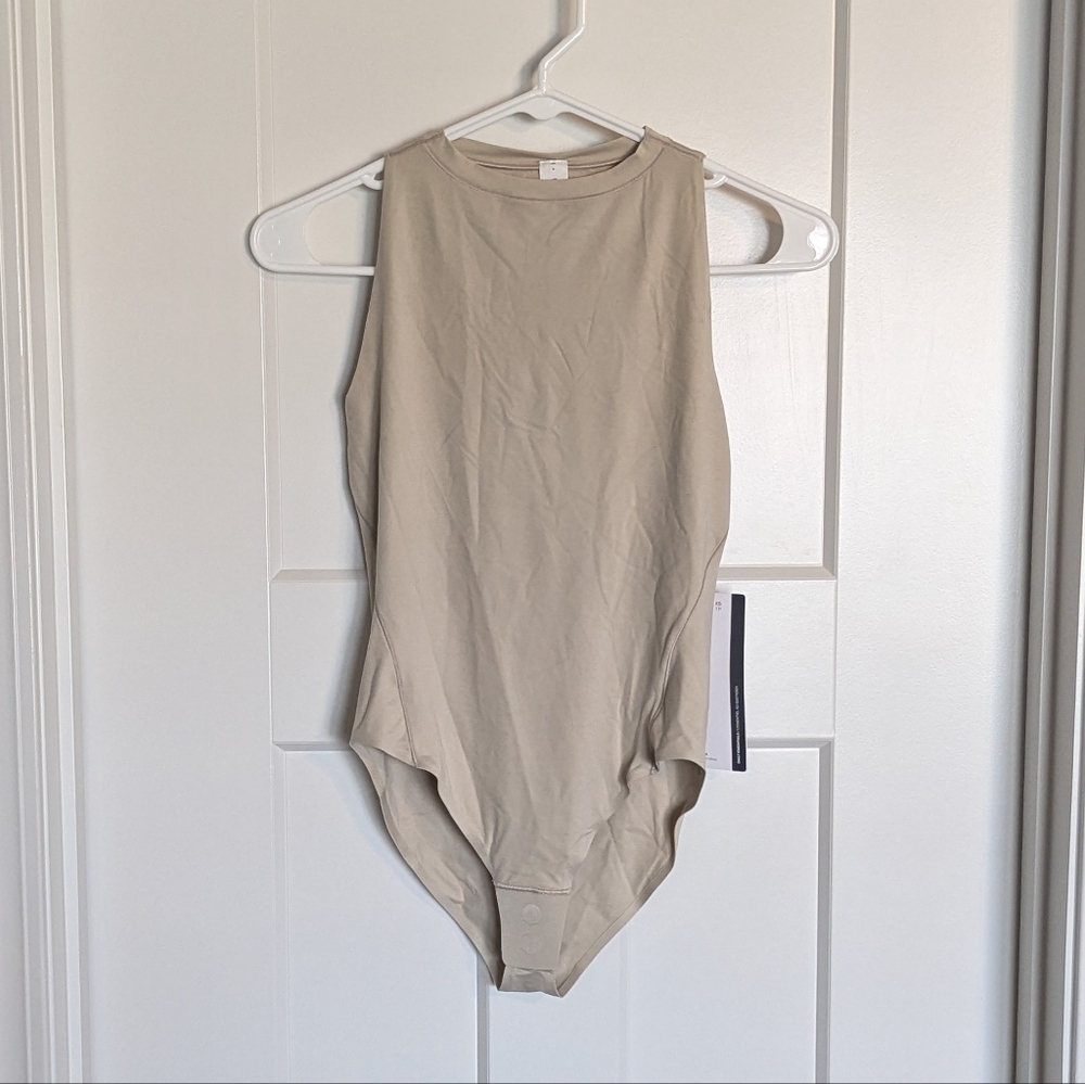 Lululemon Wundermost Nulu High Neck Sleeveless Bodysuit - Mojave Tan sz XS